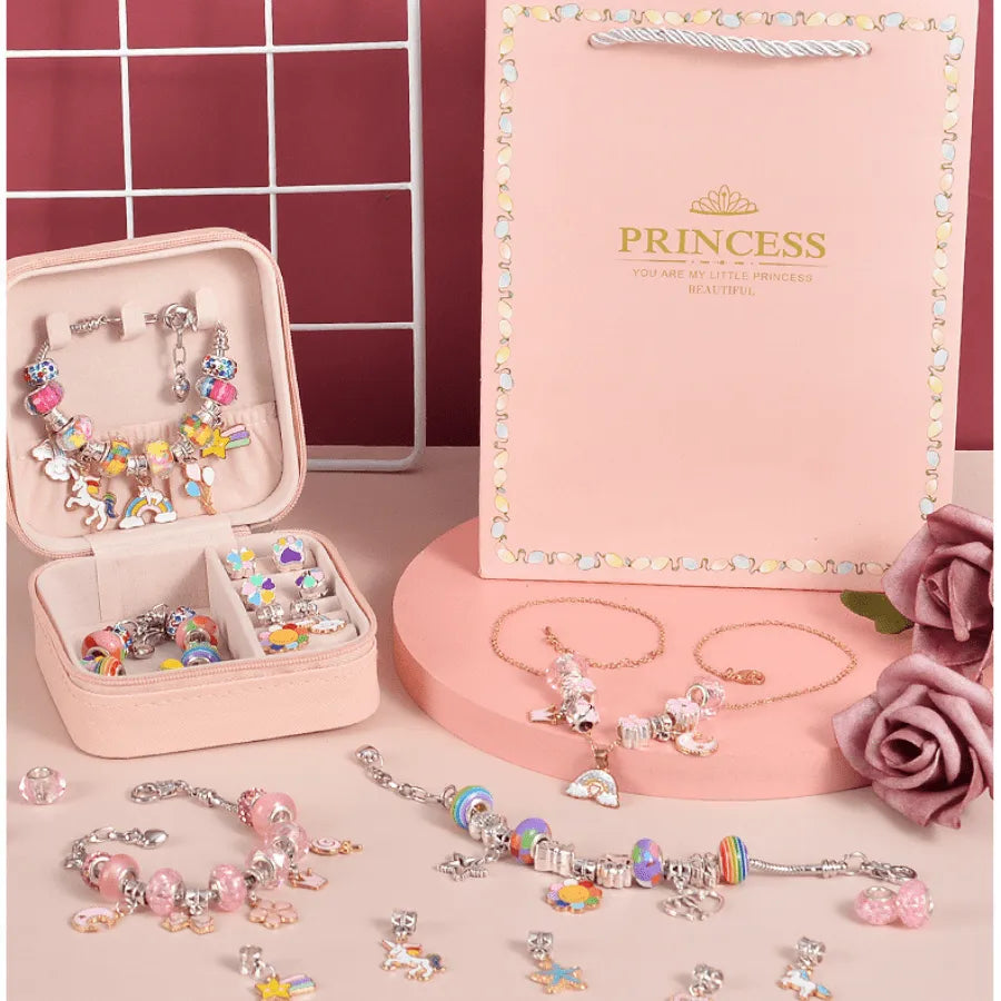 Pulseira Infantil com 64 berloques