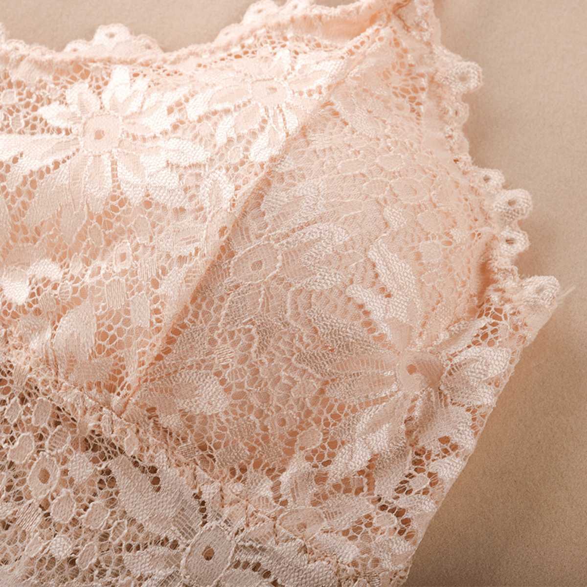 Sutiã de Renda Cropped Alça Fina
